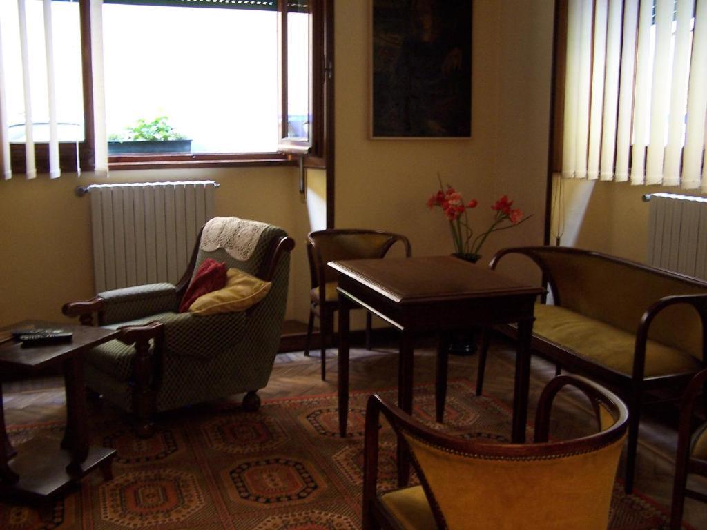 Albergo Corona ซัลโซมัจโจเรแตร์เม ภายนอก รูปภาพ