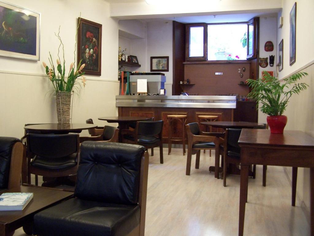 Albergo Corona ซัลโซมัจโจเรแตร์เม ภายนอก รูปภาพ