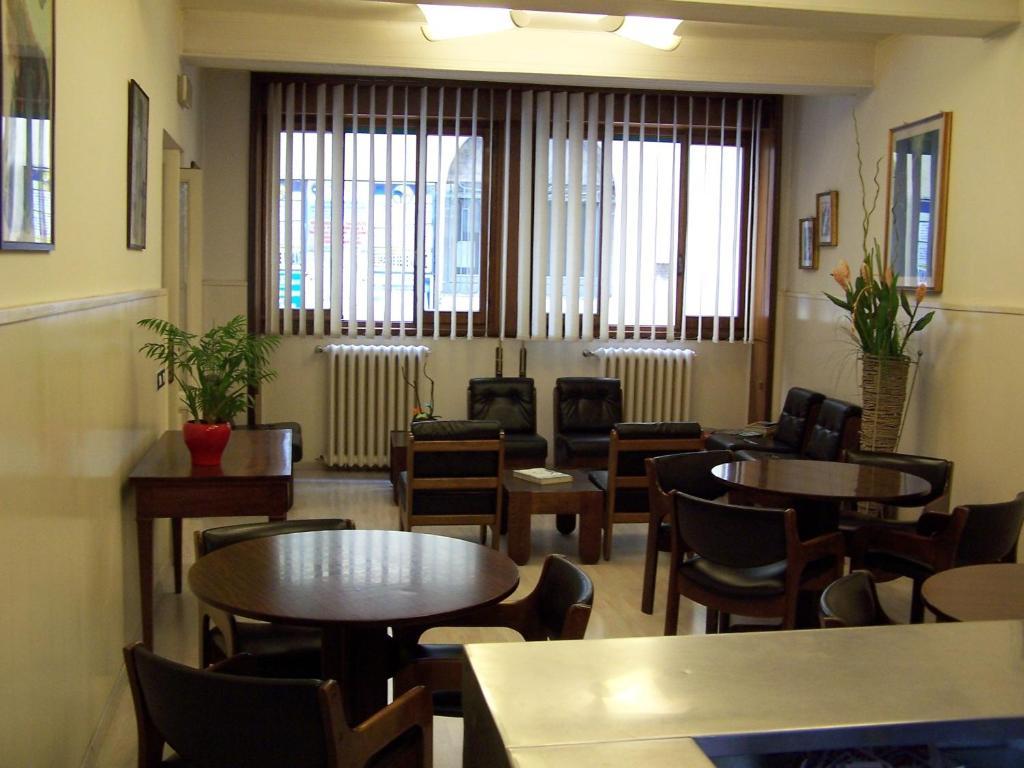 Albergo Corona ซัลโซมัจโจเรแตร์เม ภายนอก รูปภาพ