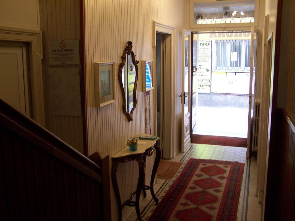 Albergo Corona ซัลโซมัจโจเรแตร์เม ภายนอก รูปภาพ